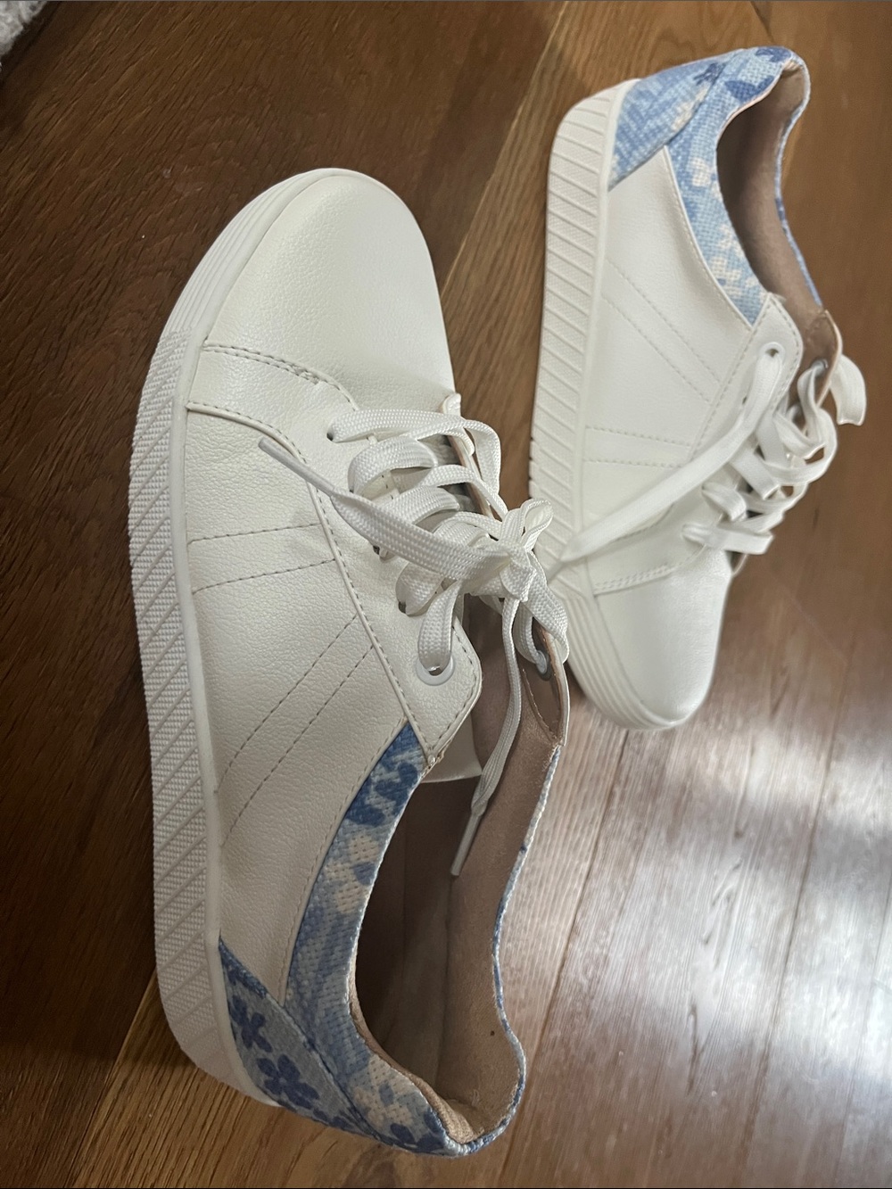 SOUL Naturalizer White Sneakers with Light Blue Floral Detail